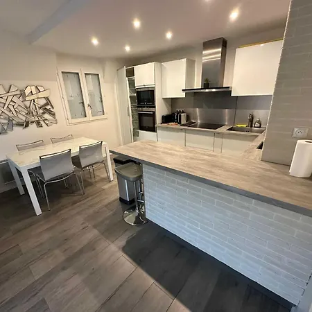 Stunning 2-bedroom - Pool And Tennis Deauville