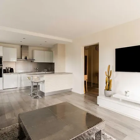 Daire Stunning 2-bedroom - Pool And Tennis *